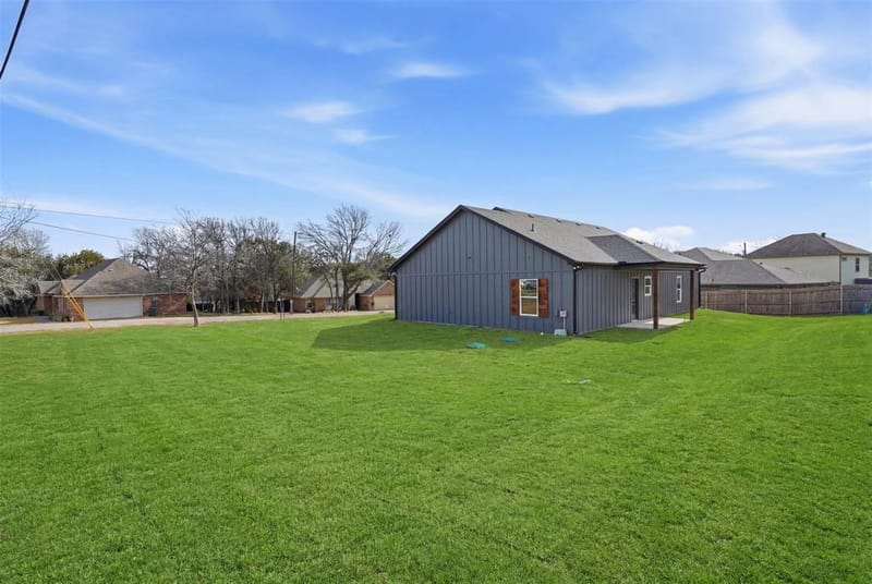 4300 Lucero Drive, Granbury TX 76048 - Photo 32
