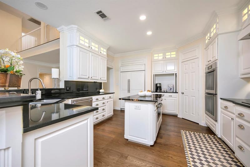 6214 Tiffany Oaks Lane, Arlington TX 76016 - Photo 7