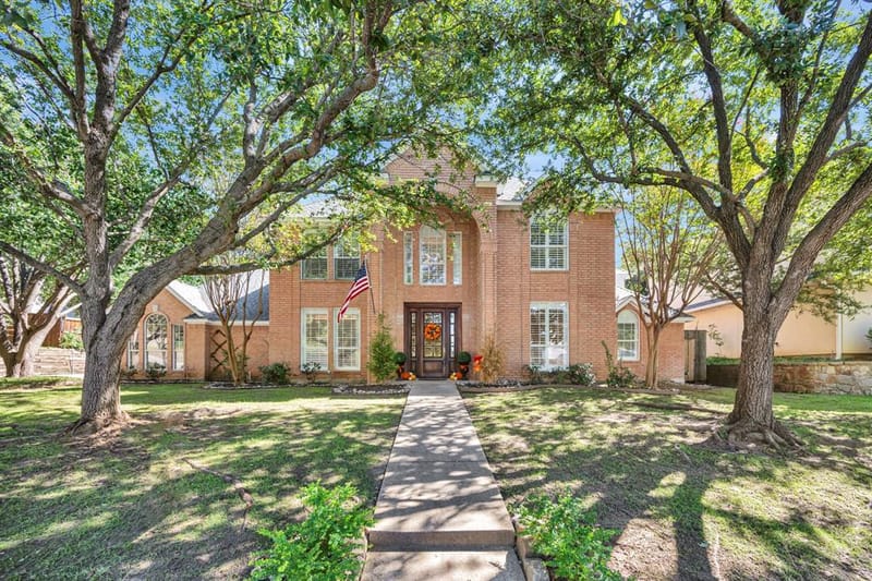 6214 Tiffany Oaks Lane, Arlington TX 76016