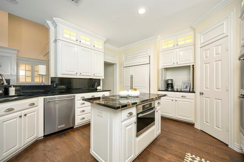 6214 Tiffany Oaks Lane, Arlington TX 76016 - Photo 11
