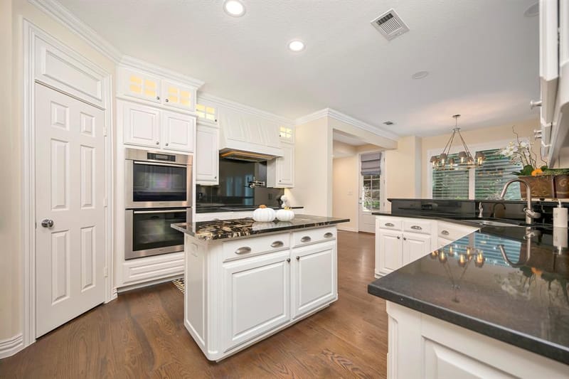 6214 Tiffany Oaks Lane, Arlington TX 76016 - Photo 8