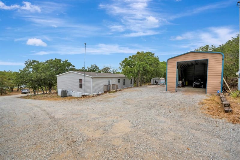 445 Lakeside Drive, Bowie TX 76230 - Photo 3