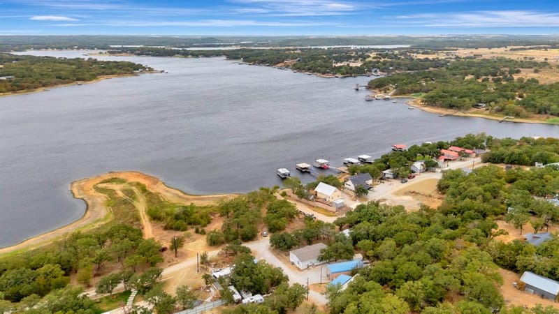445 Lakeside Drive, Bowie TX 76230 - Photo 4