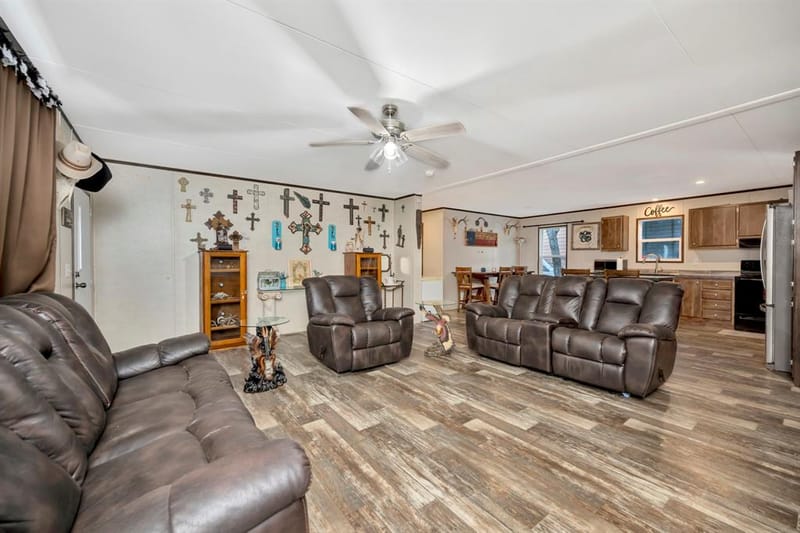 445 Lakeside Drive, Bowie TX 76230 - Photo 8