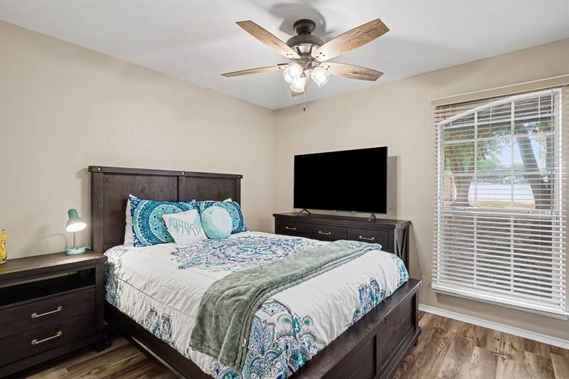 637 Oak View Court, Azle TX 76020 - Photo 17