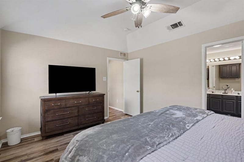 637 Oak View Court, Azle TX 76020 - Photo 12