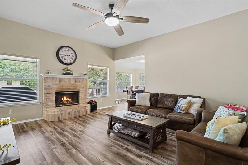 637 Oak View Court, Azle TX 76020 - Photo 9