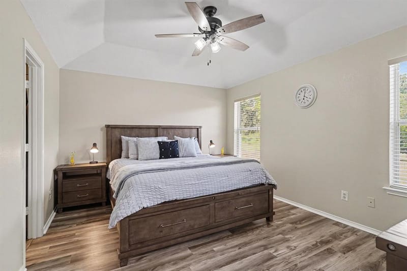 637 Oak View Court, Azle TX 76020 - Photo 11