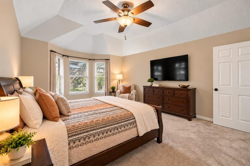 905 Forest Hollow Drive, Hurst TX 76053 - Photo 7