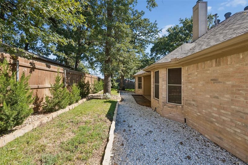 905 Forest Hollow Drive, Hurst TX 76053 - Photo 14