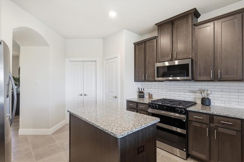 2804 Ainsworth Road, Aubrey TX 76227 - Photo 7