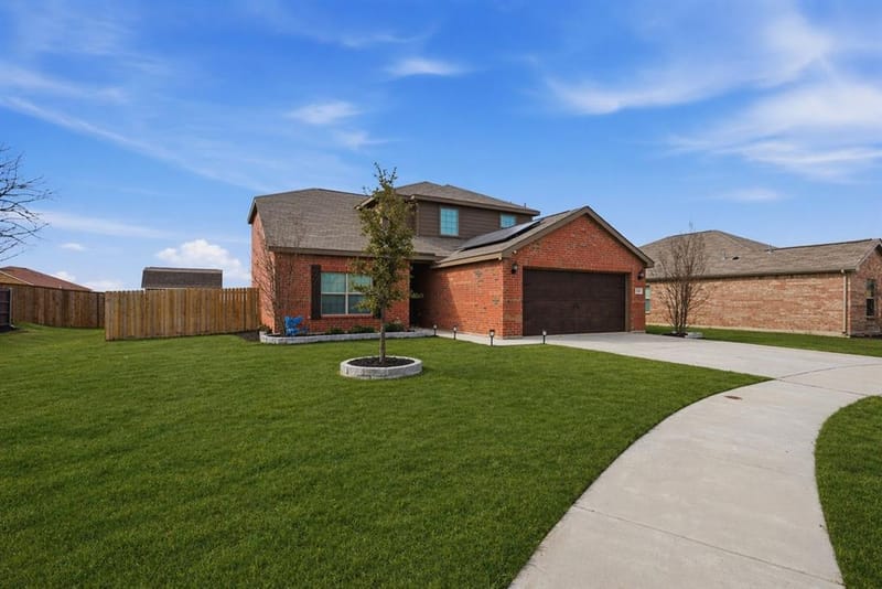 112 Saloon Cove E, Newark TX 76071 - Photo 4
