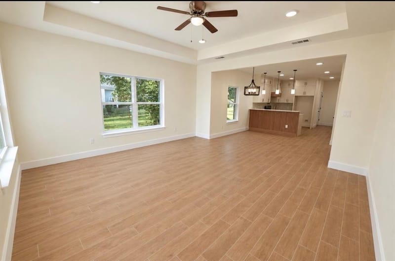 406 E Belknap Street, Ennis TX 75119 - Photo 2