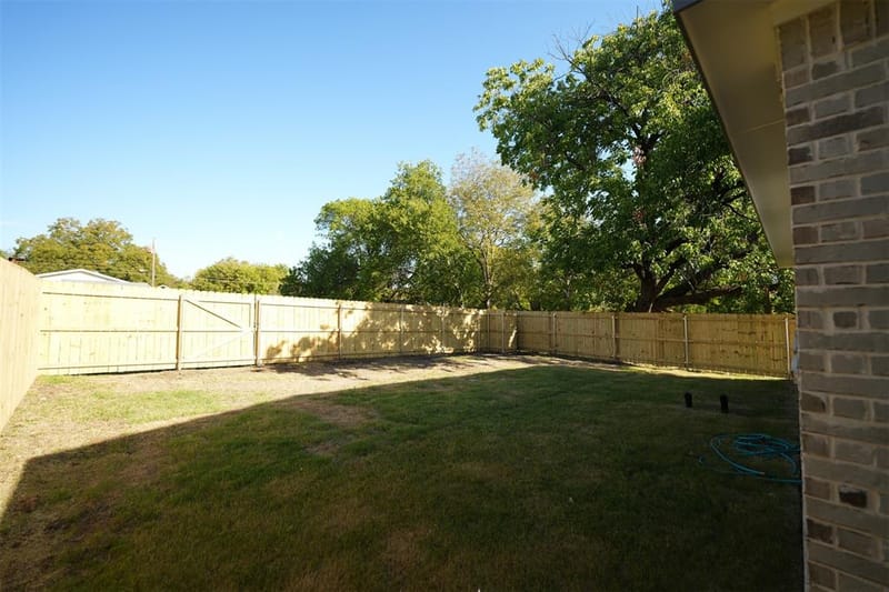 406 E Belknap Street, Ennis TX 75119 - Photo 13