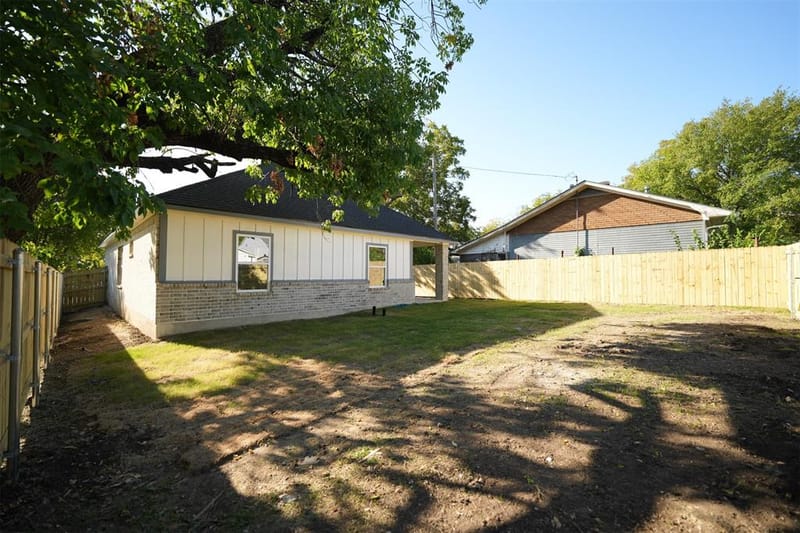 406 E Belknap Street, Ennis TX 75119 - Photo 16