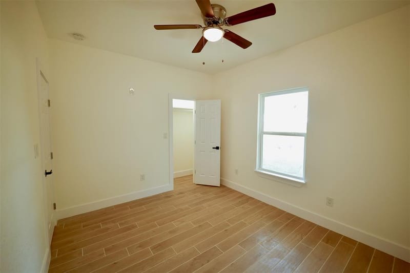 406 E Belknap Street, Ennis TX 75119 - Photo 21