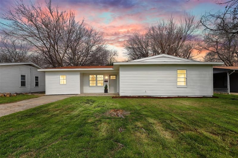 5832 Tracyne Drive, Westworth Village TX 76114