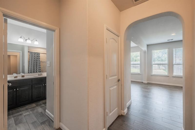 300 Oakbluff Drive, Denton TX 76210 - Photo 23