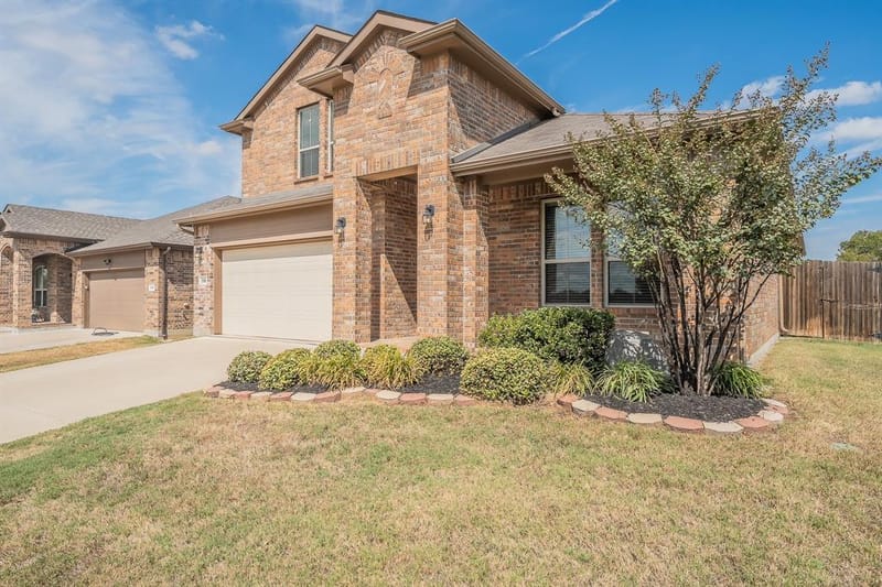 300 Oakbluff Drive, Denton TX 76210 - Photo 2