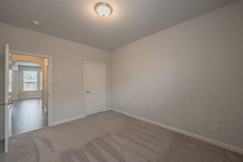 300 Oakbluff Drive, Denton TX 76210 - Photo 22
