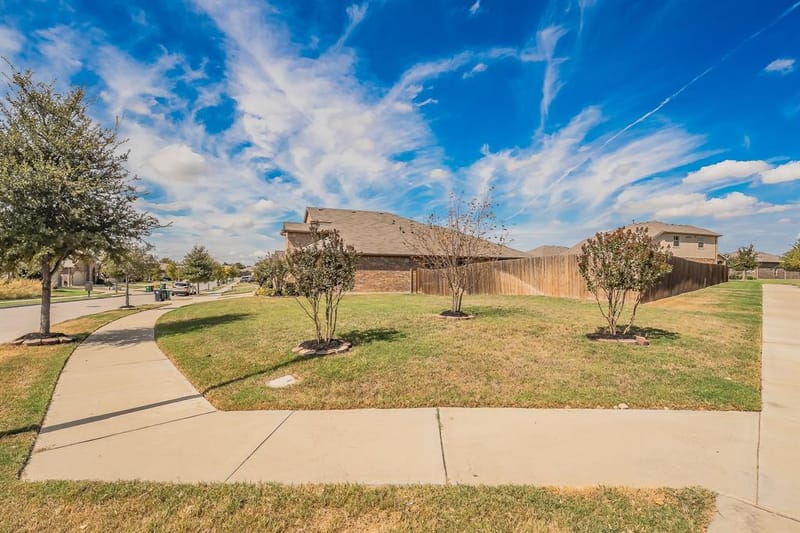 300 Oakbluff Drive, Denton TX 76210 - Photo 36