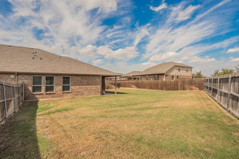 300 Oakbluff Drive, Denton TX 76210 - Photo 37
