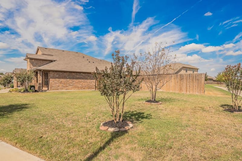 300 Oakbluff Drive, Denton TX 76210 - Photo 35