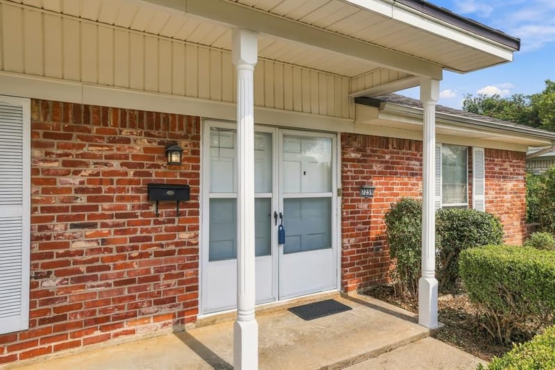 7259 Yolanda Drive, Fort Worth TX 76112 - Photo 2