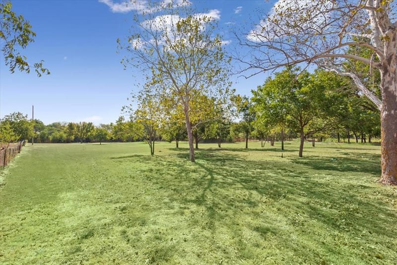 4246 Old Caufield Ranch Road, McGregor TX 76657 - Photo 2