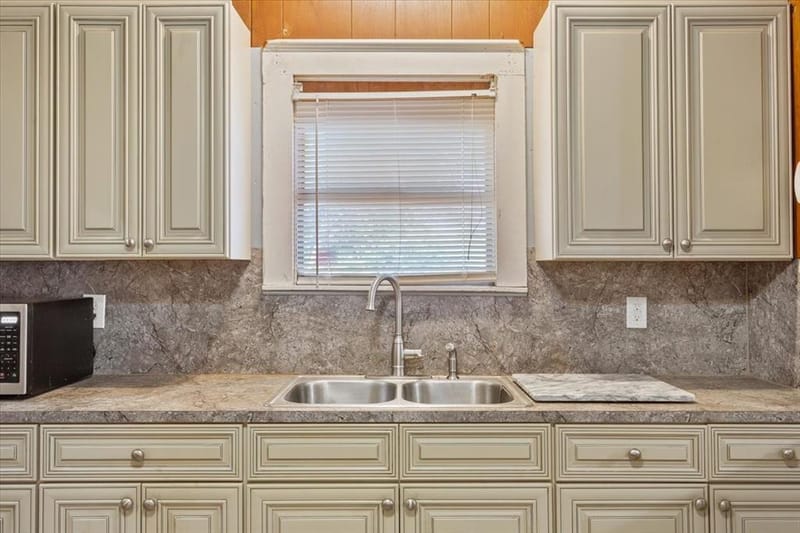 4246 Old Caufield Ranch Road, McGregor TX 76657 - Photo 11
