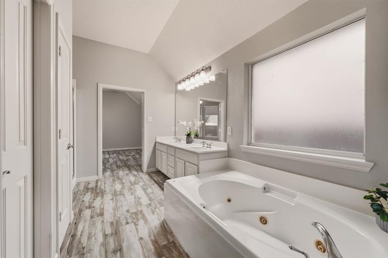 307 Park Haven Boulevard, Euless TX 76039 - Photo 23