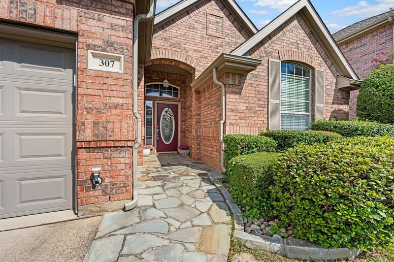 307 Park Haven Boulevard, Euless TX 76039 - Photo 6