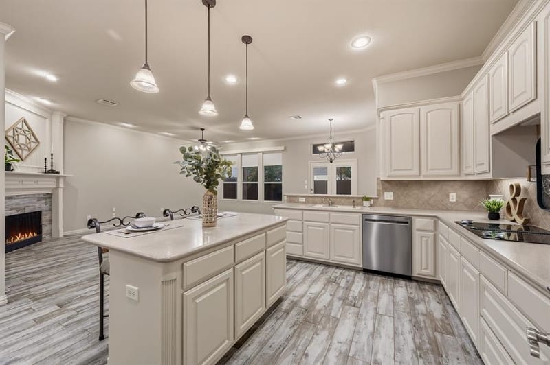 307 Park Haven Boulevard, Euless TX 76039 - Photo 17