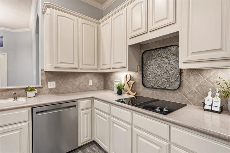 307 Park Haven Boulevard, Euless TX 76039 - Photo 16