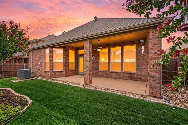 307 Park Haven Boulevard, Euless TX 76039 - Photo 31