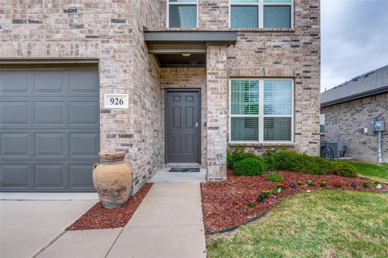 926 Hurstwood Drive, Van Alstyne TX 75495 - Photo 2