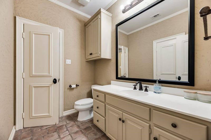 2217 Clearspring Drive S, Irving TX 75063 - Photo 27
