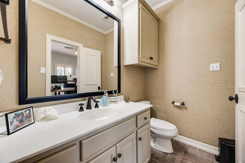 2217 Clearspring Drive S, Irving TX 75063 - Photo 26