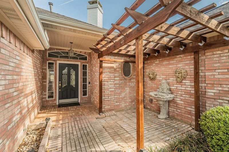 865 Kingwood Court, Highland Village TX 75077 - Photo 2