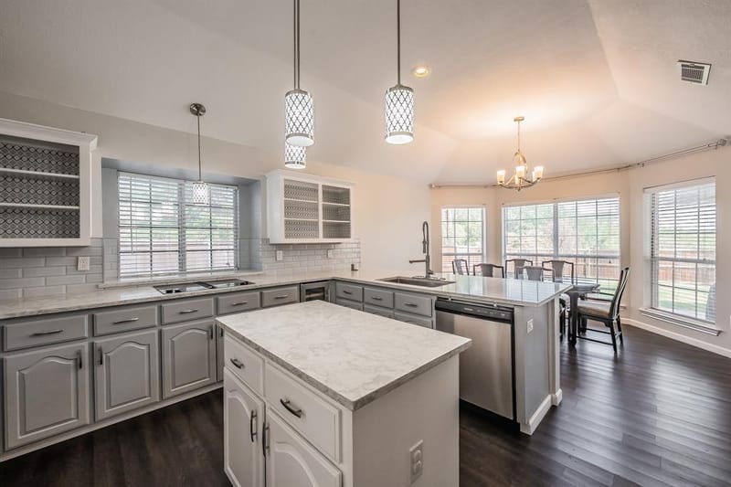 865 Kingwood Court, Highland Village TX 75077 - Photo 10