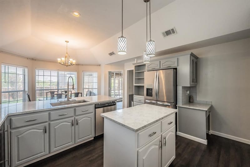 865 Kingwood Court, Highland Village TX 75077 - Photo 11