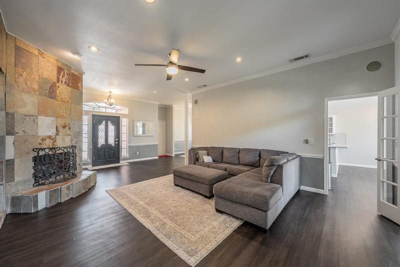 865 Kingwood Court, Highland Village TX 75077 - Photo 4