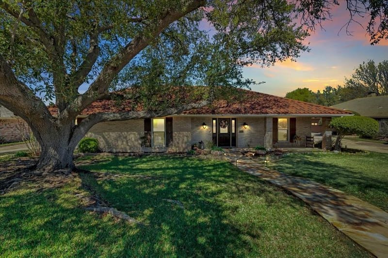 1111 Berkshire Court, Trophy Club TX 76262 - Photo 2