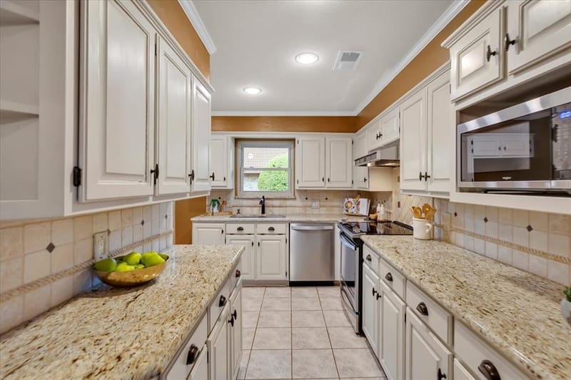 1111 Berkshire Court, Trophy Club TX 76262 - Photo 13