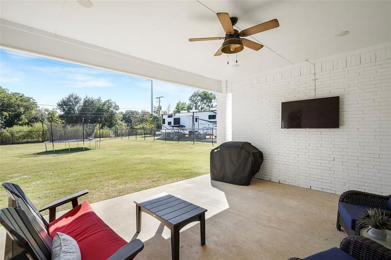 108 Southwood Drive, Burleson TX 76028 - Photo 34
