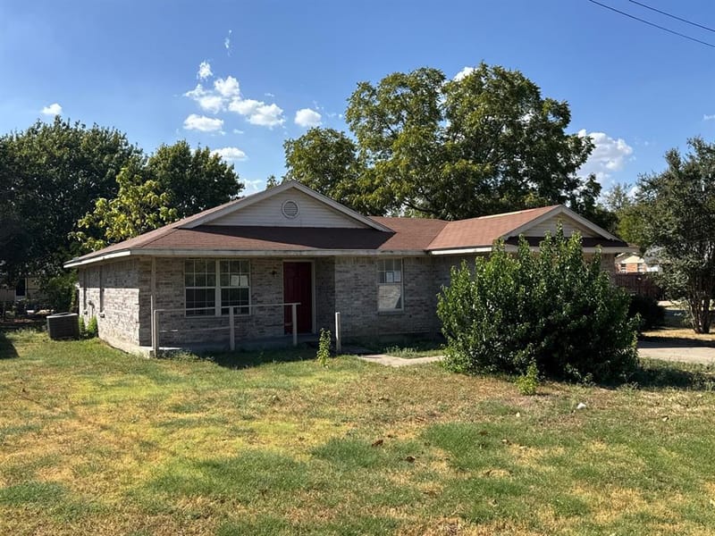 800 Maple Street, Howe TX 75459