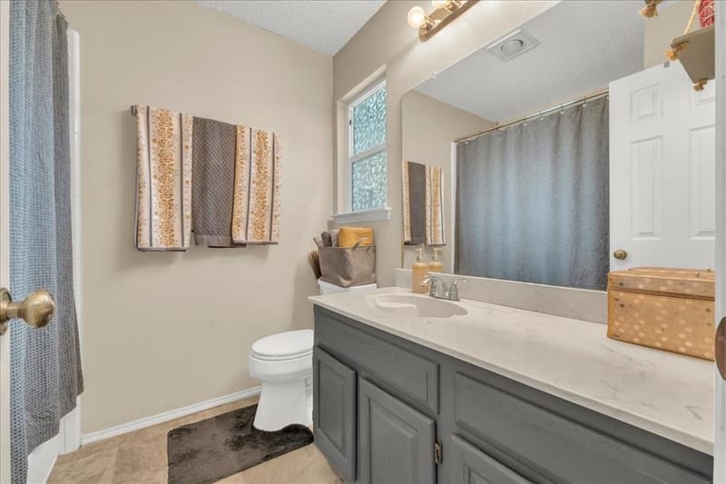 6608 Stetter Drive, Arlington TX 76001 - Photo 16