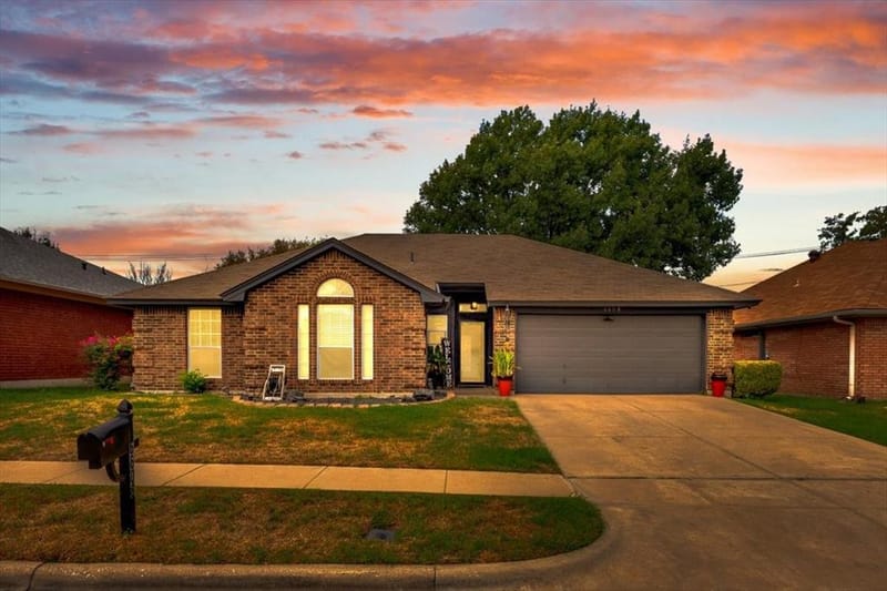 6608 Stetter Drive, Arlington TX 76001