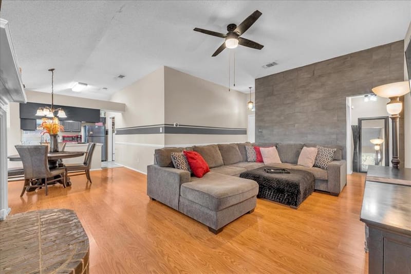 6608 Stetter Drive, Arlington TX 76001 - Photo 5