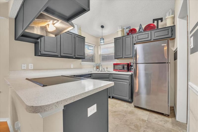 6608 Stetter Drive, Arlington TX 76001 - Photo 8
